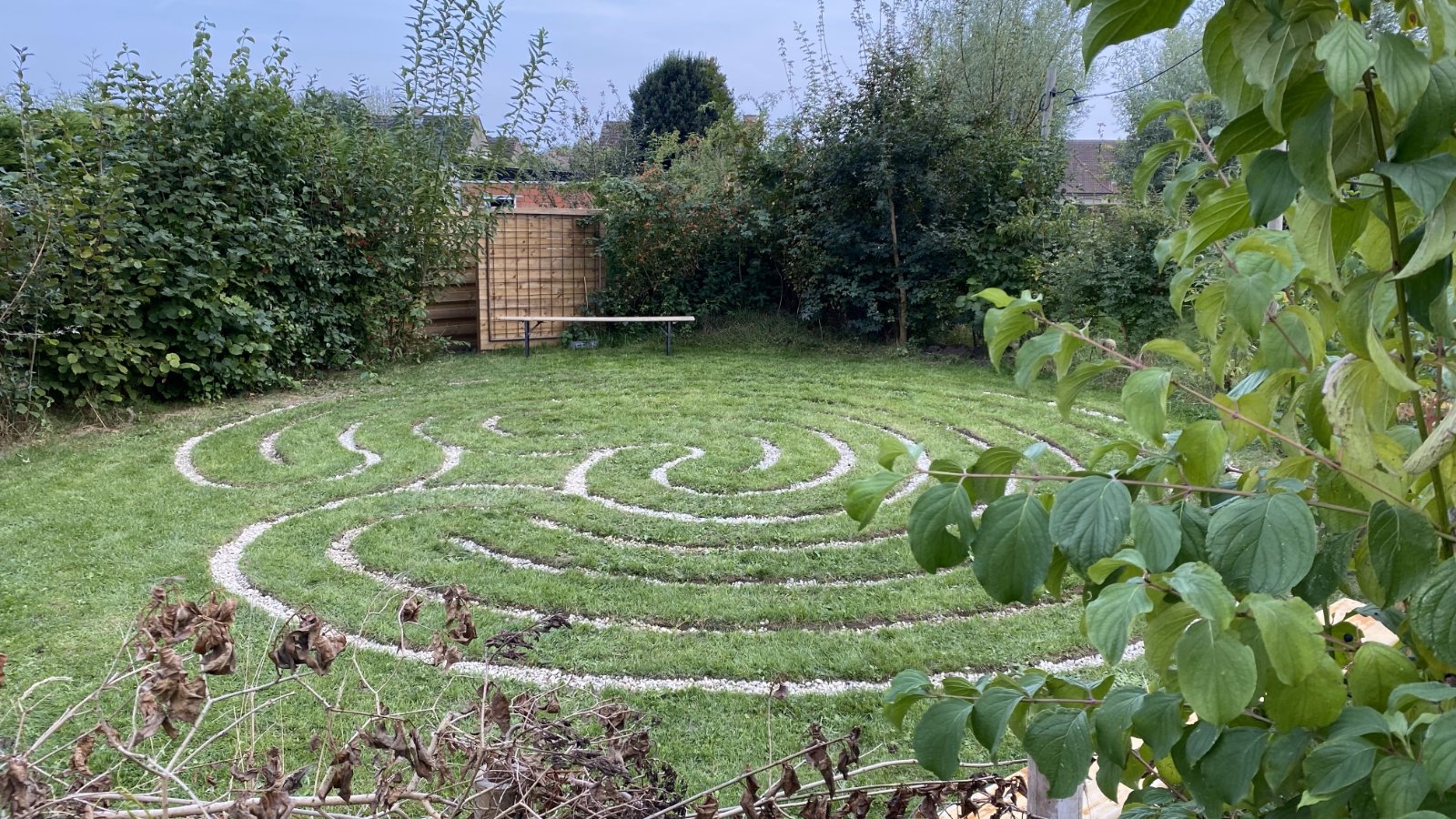 de tuin labyrintkamer van amba-amba